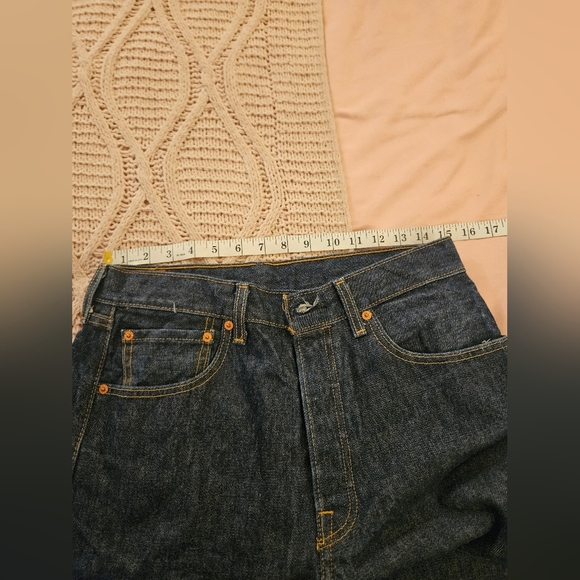 Levi's 501 Original fit Straight leg Men's Size 33 x 32 Red Tab Blue Jeans. - Picture 4 of 6